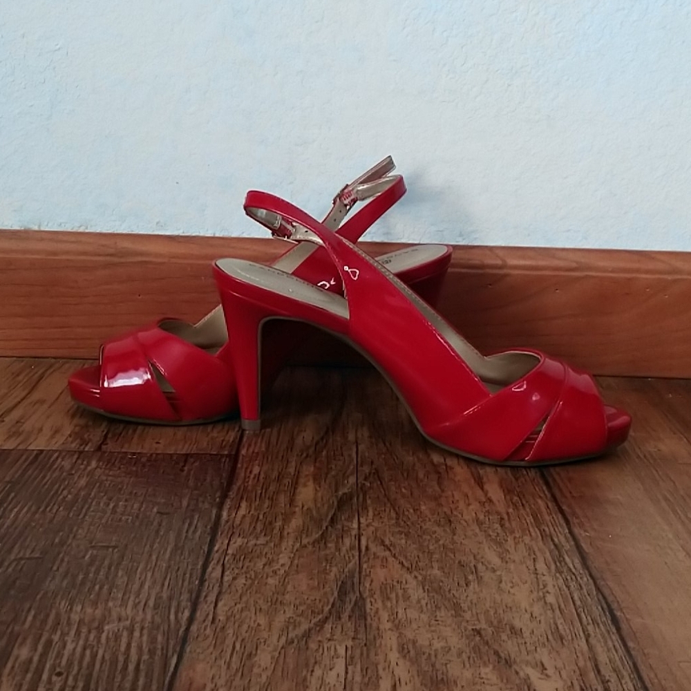 Bandolino red heels